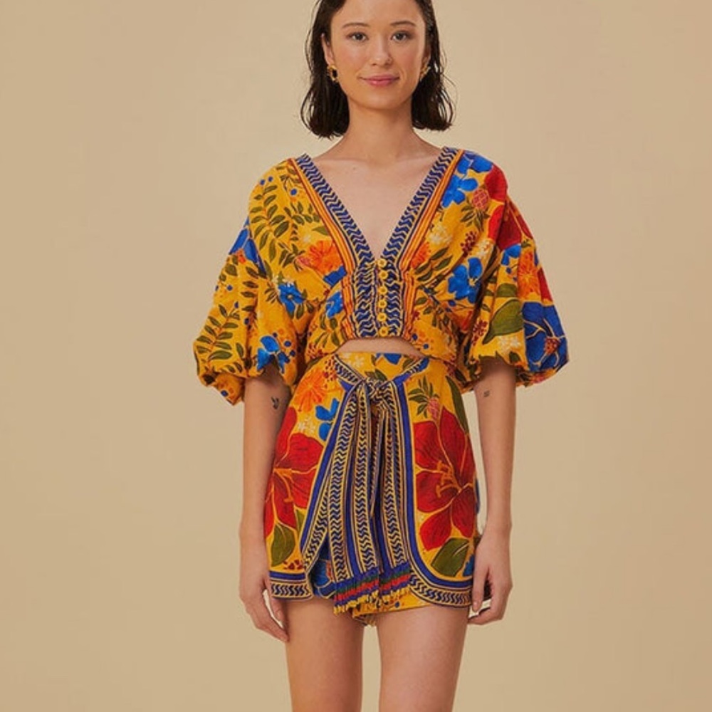 FARM RIO Floral Yard Yellow top NWT’s sz S